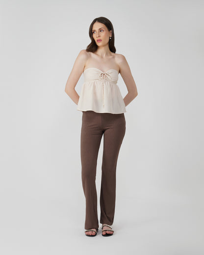 RIBBED FLARED TROUSER,Color: Chocolate Brown
Fabric: Ribbed 
Fit: Flared Fit 
Length: Full Length (43 inches)
Waist: High Rise
Print: Solid
Details: Ribbed Surface,bottomwear,trousers,casual,knitted,ribbed,chocolate brown,flared fit,flared,full length,flared,high rise,suited for influencer,ribbed-flared-trouser-chocolate-brown