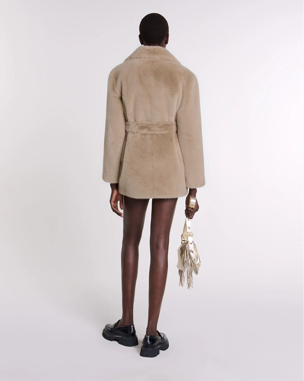 outer wear,coats,casual, outdoors,minimal, streetwear, winter wear,woven,fur,beige,solid,textured,relaxed fit,single breasted,longline,straight,lapel collar,set in sleeve,long sleeves,OY2257	25090067GG