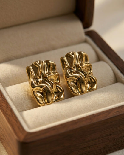 The Crush Stud Earrings - Gold