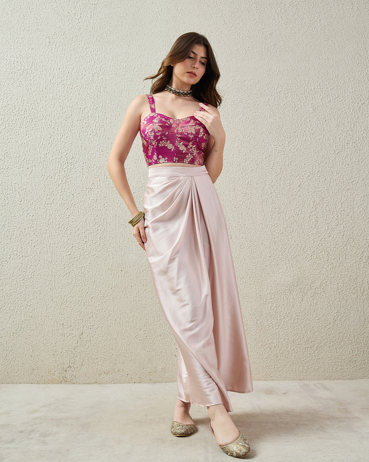 topwear,tops,ethnic, indo-western,ethnic wear, festive wear, indian wear, summer,woven,brocade,banarasi brocade,purple,floral pattern,textured,zipper,skinny fit,crop,crop,straight hem,sweetheart neck,shoulder strap,no sleeves,sleeveless, OY2091 PURPLE, 25070044GG