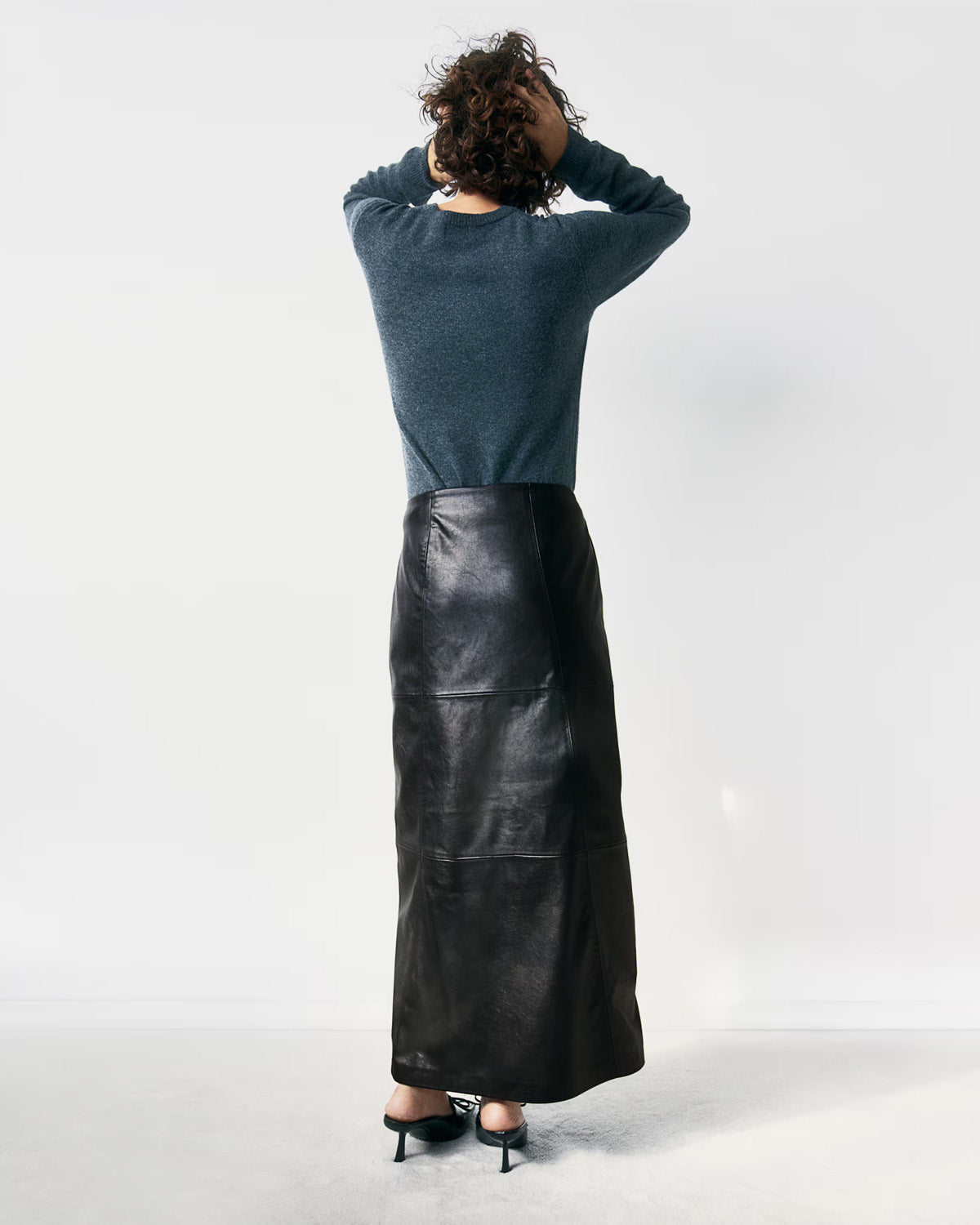 bottomwear,skirts,casual chic, vacation,gen z, streetwear, urban fit,woven,pu leather,,black,panelled,zipper,relaxed fit,a-line skirt,full length,slit,mid rise, OY2221, 25090047GG