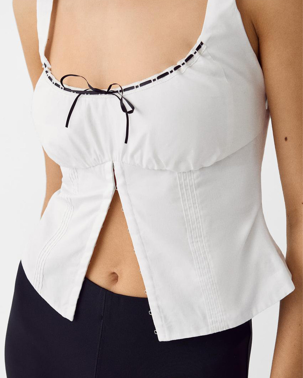 pinktuck-detail-slit-top-white,,,