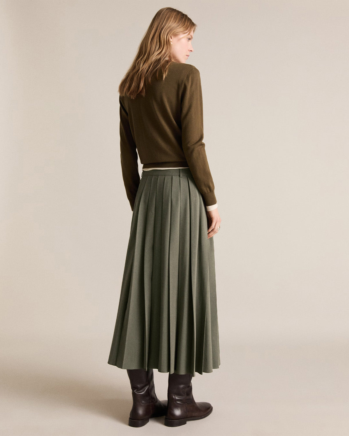 bottomwear,skirts,casual chic, outdoor events, party, vacation, urbanfit,soft girl, summer, streetwear, urban fit, vintage,woven,pleated,relaxed fit,a-line skirt,maxi,flared,mid rise,25070007GG, OY2075
