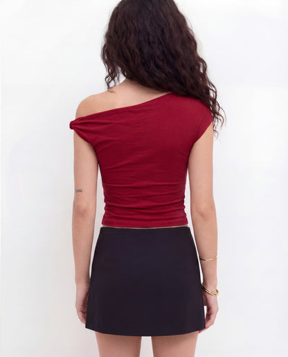 Knot Up Shoulder Fitted Top In Burgundy