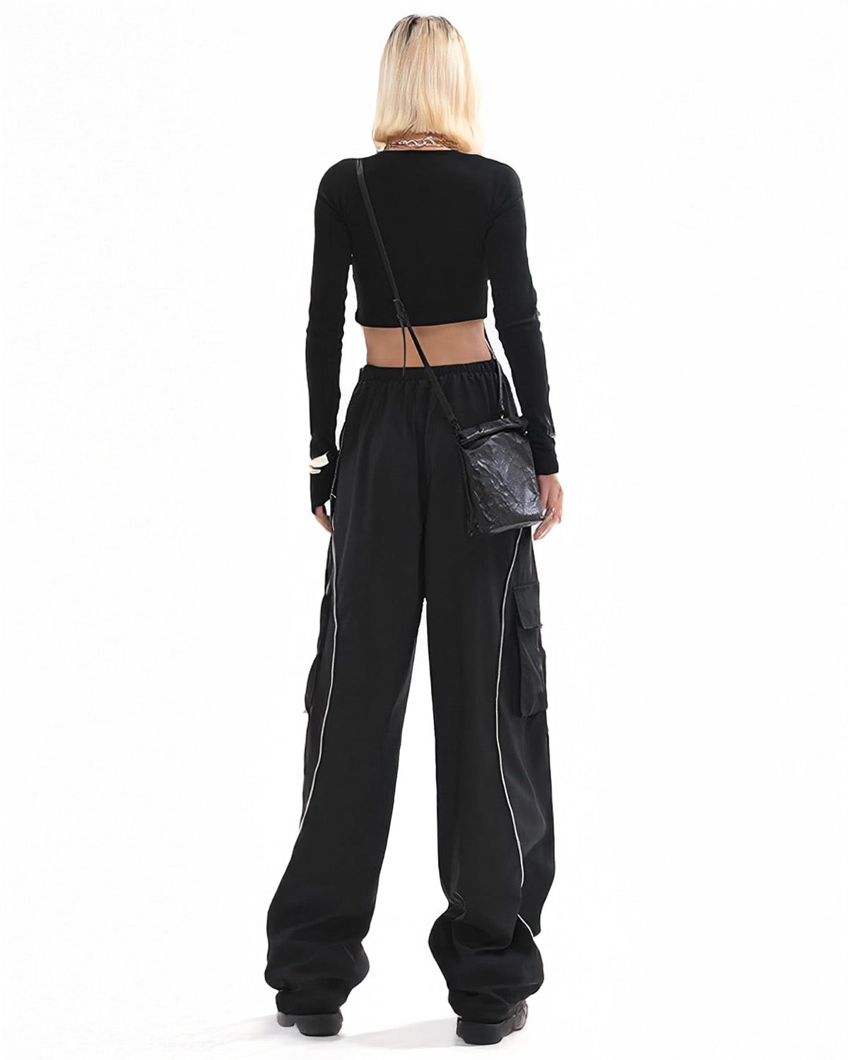 CONTRAST STRIPE TROUSERS IN BLACK,bottomwear,trousers,casual,streetwear, urban fit,woven,poplin stretch,black,flap pocket,baggy fit,wide leg,full length,high rise,25010037GG,OY1338