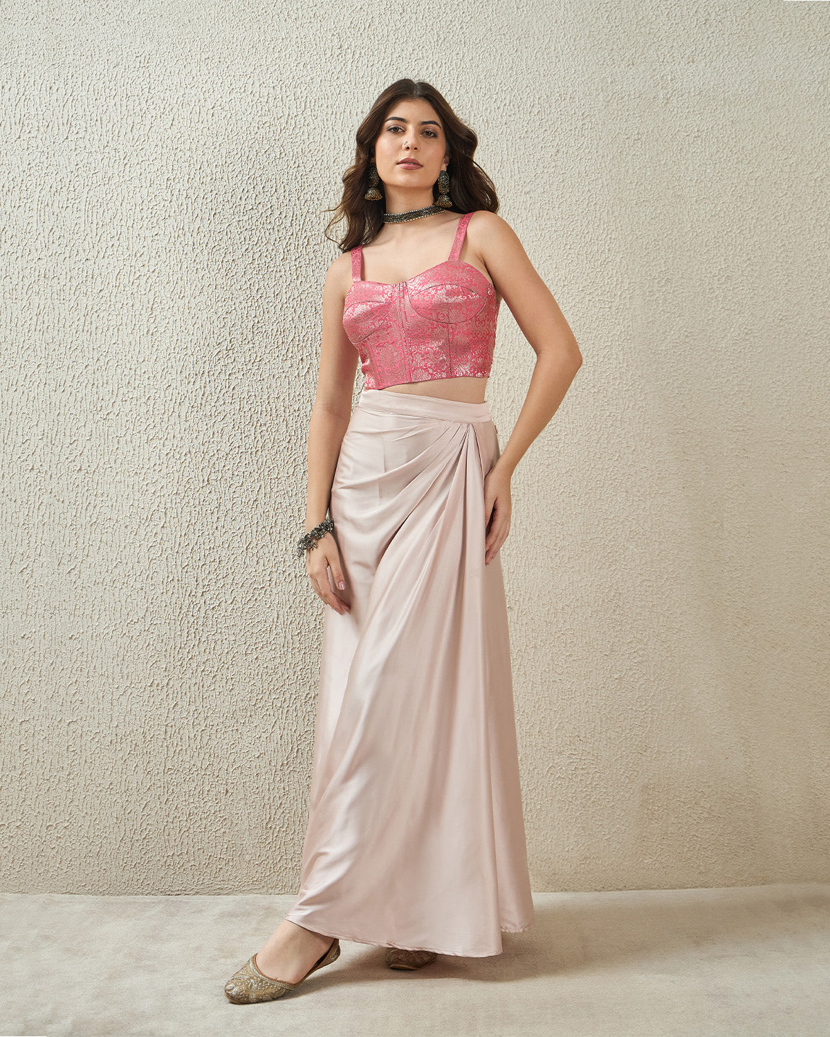 topwear,tops,ethnic, indo-western,ethnic wear, festive wear, indian wear, summer,woven,brocade,banarasi brocade,soft pink,floral pattern,textured,zipper,skinny fit,crop,crop,straight hem,sweetheart neck,shoulder strap,no sleeves,sleeveless	OY2091 PINK, 25070045GG