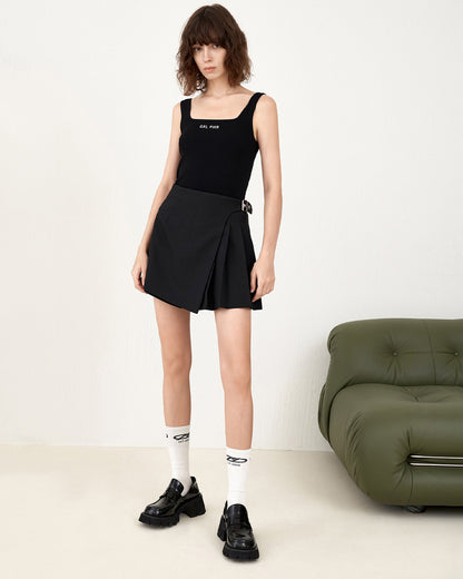 bottomwear,skorts,casual, vacation, streetwear,utilitarian,woven,twill,black,panelled,pleated,zipper,relaxed fit,slit,mini,straight hem,mid rise	oy1973, 25080012GG