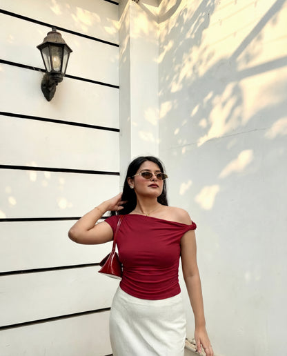 Knot Up Shoulder Fitted Top In Burgundy
