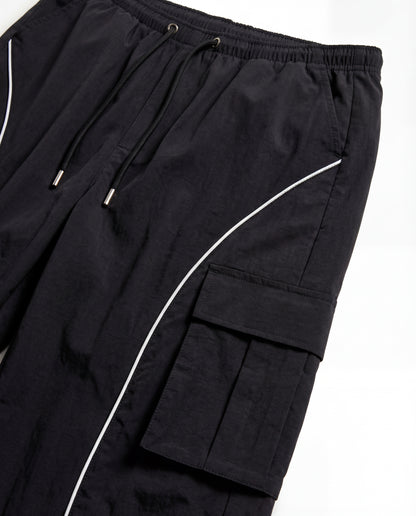 CONTRAST STRIPE TROUSERS IN BLACK,bottomwear,trousers,casual,streetwear, urban fit,woven,poplin stretch,black,flap pocket,baggy fit,wide leg,full length,high rise,25010037GG,OY1338