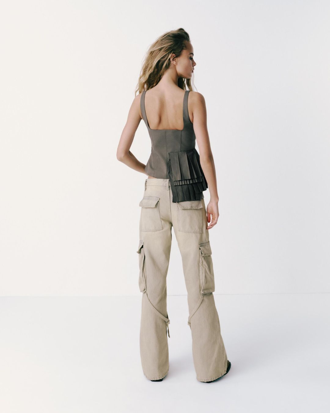 topwear,tops,casual, outdoor events,summer, streetwear,woven,cotton twill,,moss green,solid,pleated,zipper,tailored fit,fitted,waist length,asymmetric hem,square neck,shoulder strap,sleeveless,25040024GG, OY 1202