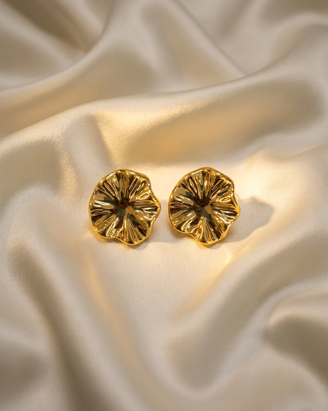 Gold finish bloom stud earrings online
