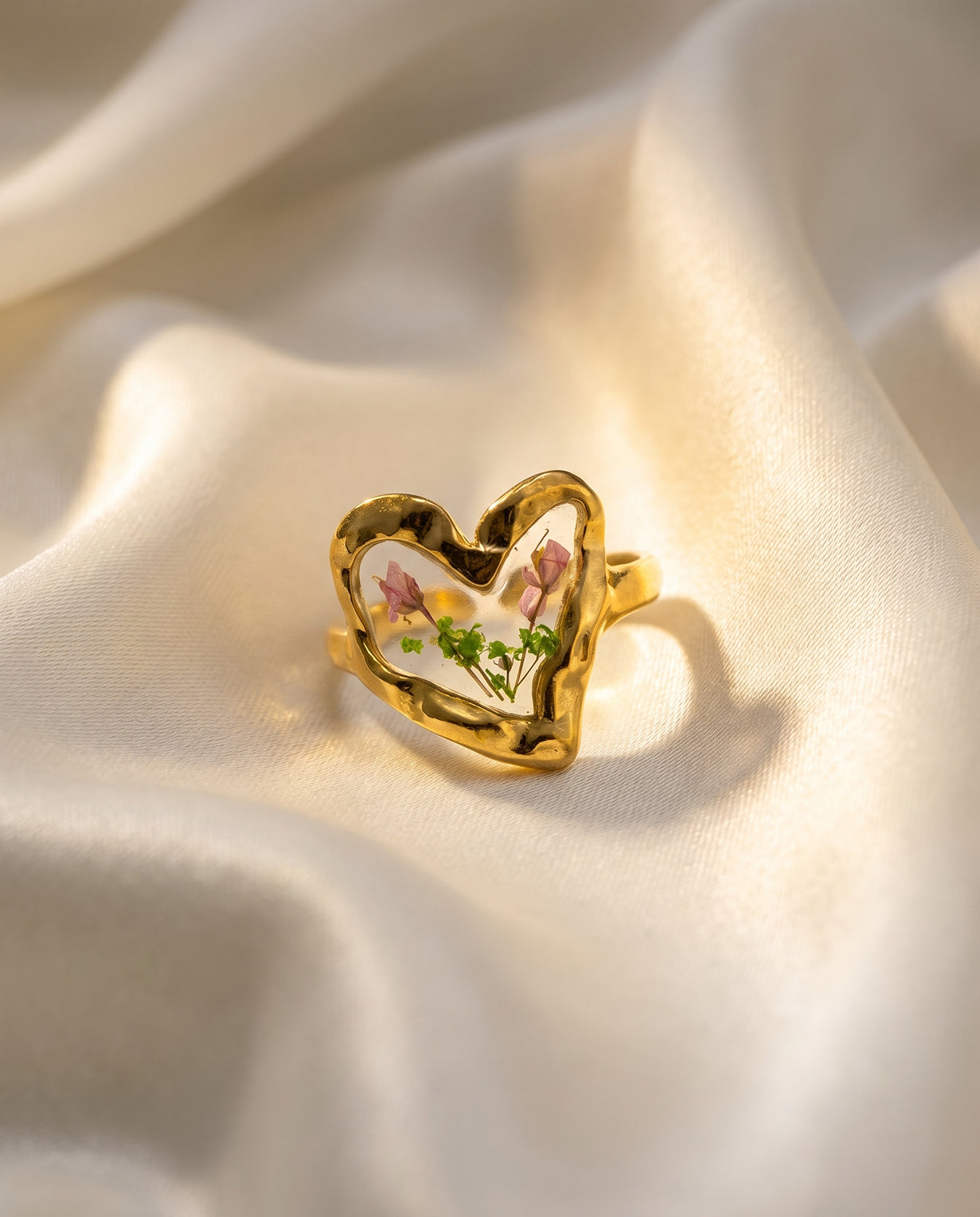 The Bloom Heart Ring - Gold