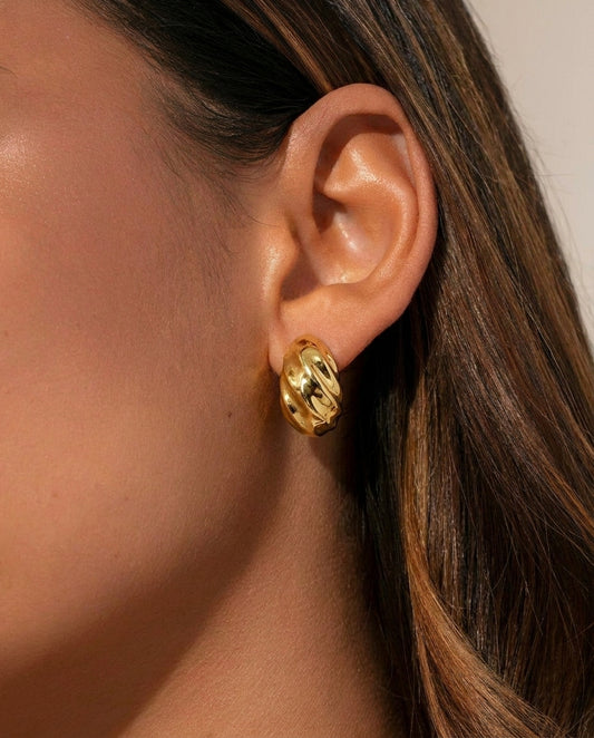 The Swirl Hoop Earrings - Gold