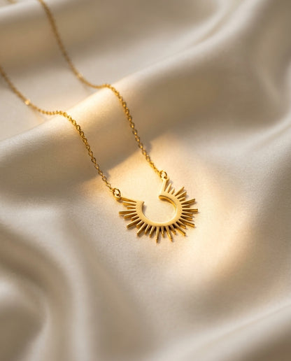 The Sunrise Arc Anti Tarnish Necklace - Gold