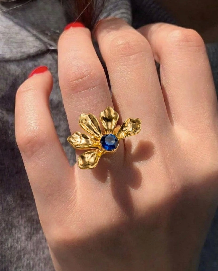 The Sapphire Bloom Anti Tarnish Ring - Gold