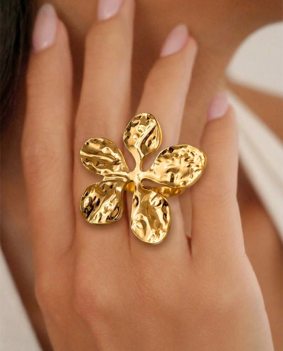 The Hammered Bloom Anti Tarnish Ring - Gold