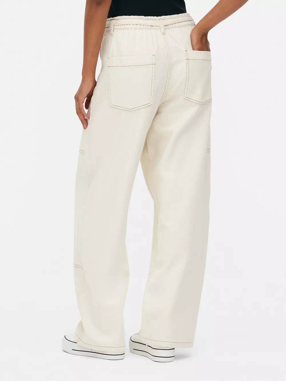 WIDE LEG PATCH POCKET JEANS,bottomwear, casual, cotton, cotton twill, full length, high rise, ivory, jeans, patch pocket, straight fit, streetwear, utility pocket, woven,wide-leg-patch-pocket-ivory-jeans,Length - Full lengthWaist - High-rise waistFit - Wide leg fitColor - IvoryNo. of Pockets - 5Material - CottonLength - 40-42 inchClosure - Zip &amp; buttonDetail - Patch pocket** Belt displayed in the image is not available with the actual product.