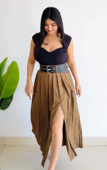 Pleated Slit Skirt With Detachable Belts - Brown
