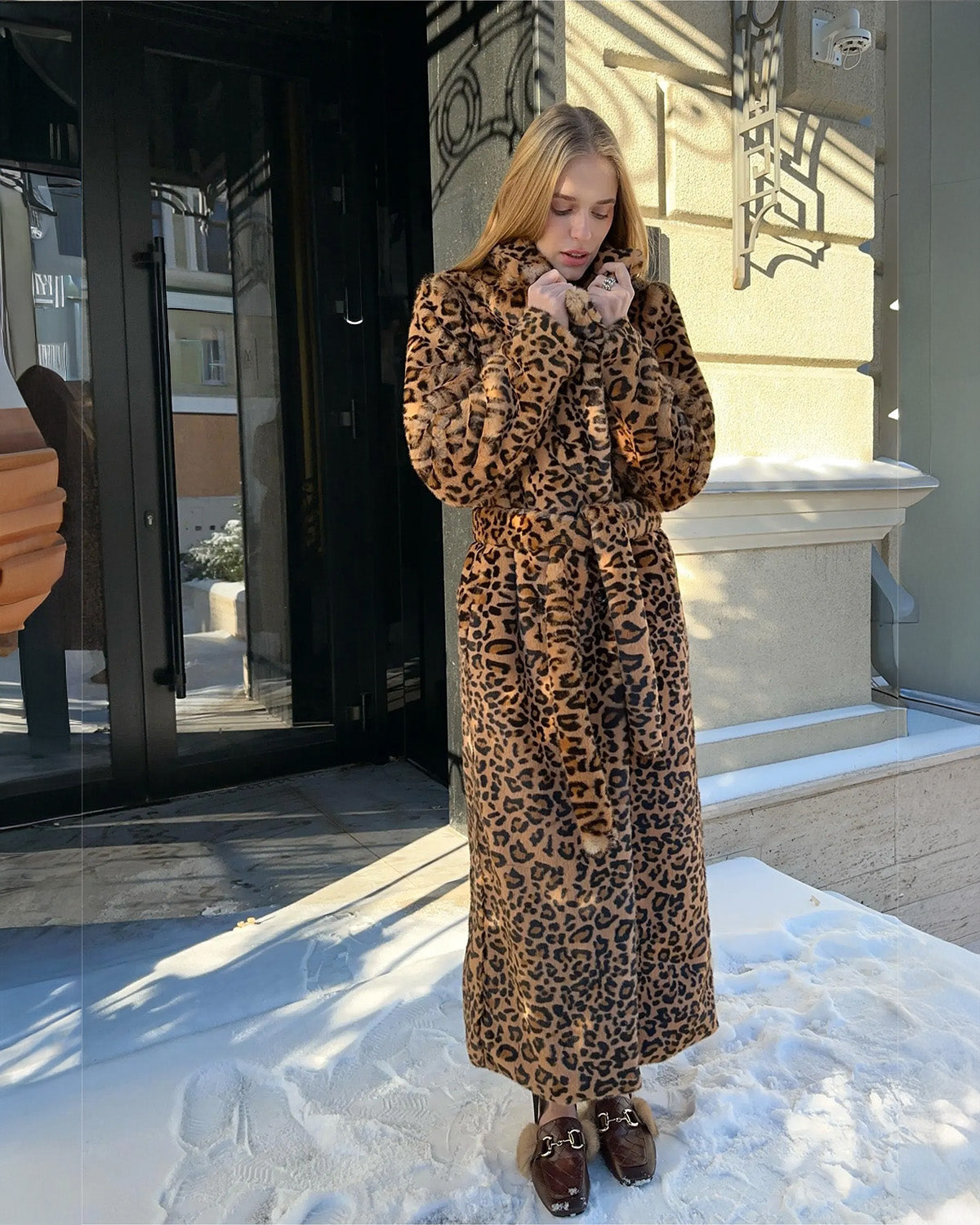 outer wear,coats,casual, outdoors,streetwear, winter wear,woven,fur,printed,multi colored,leopard print,textured,relaxed fit,trench coat,longline,straight,lapel collar,set in sleeve,long sleeves,welt in pocket, OY2253, 25090063GG