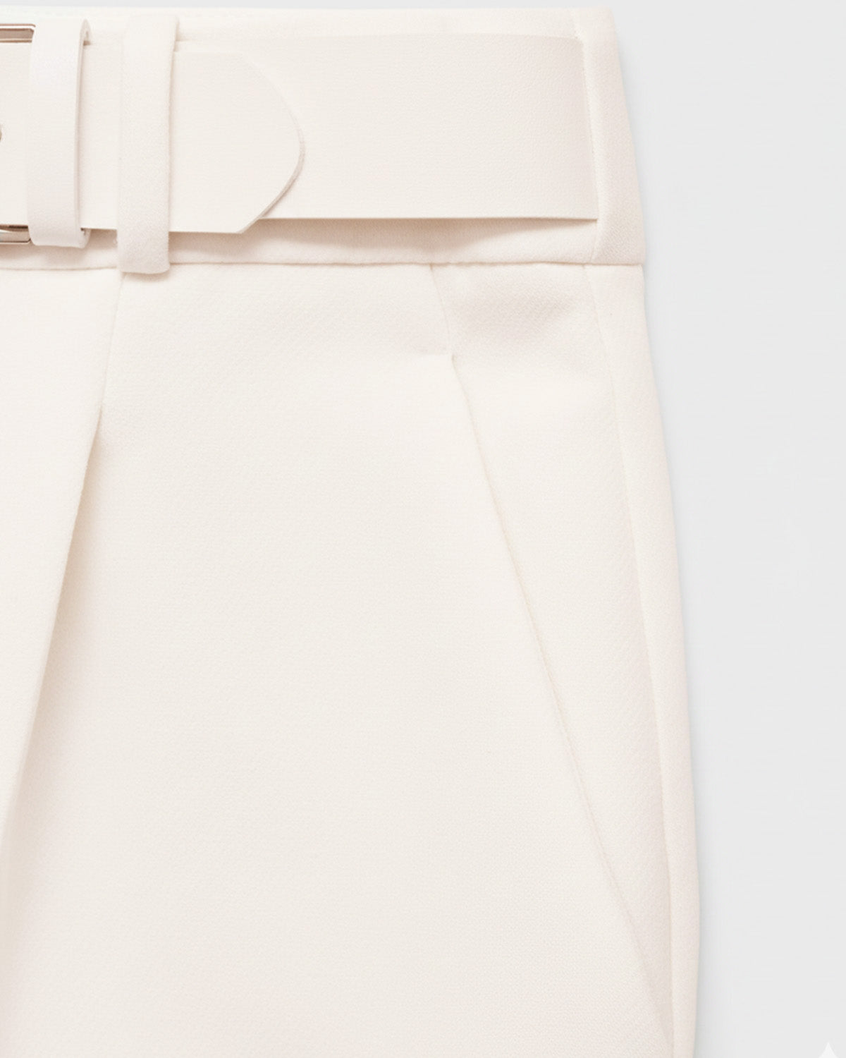 bottomwear,trousers,formal,gen z, summer,white,wide leg fit,wide leg,straight hem,high rise	OY2052, 25110059GG